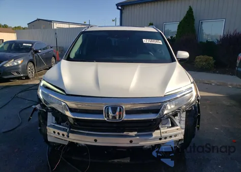 2019 Honda Pilot Touring z USA, uszkodzony, nr VIN 5FNYF5H6XKB037214